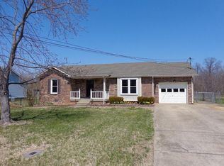 621 Doane Dr, Clarksville, TN 37042