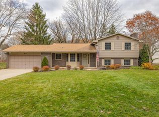 40 Windrush Valley Rd, Fairport, NY 14450