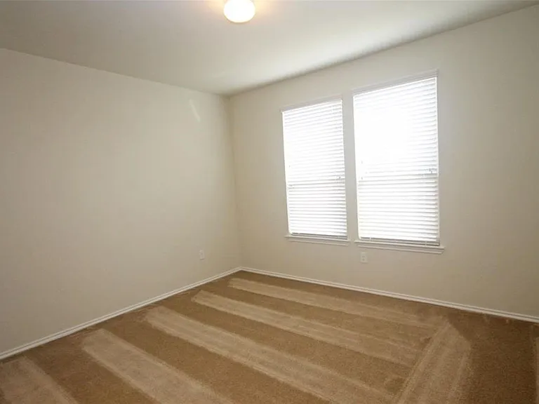 14635 Myrtle Point Dr — Photo 10