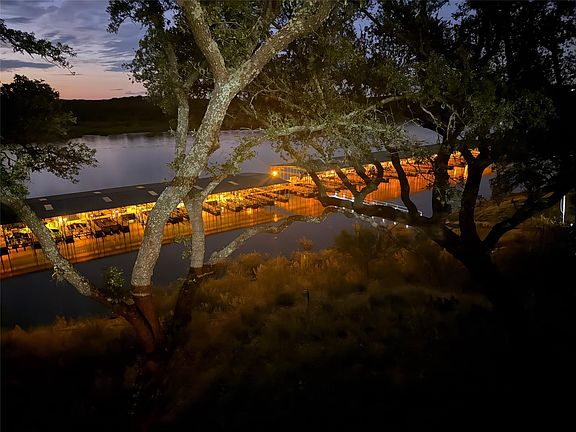 3rd image of 633 Wesley Ridge Dr