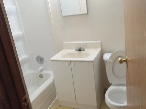 4121 28th Ave APT 3, Kenosha, WI 53140
