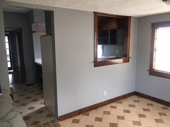 Dining/Bar Area off kitchen