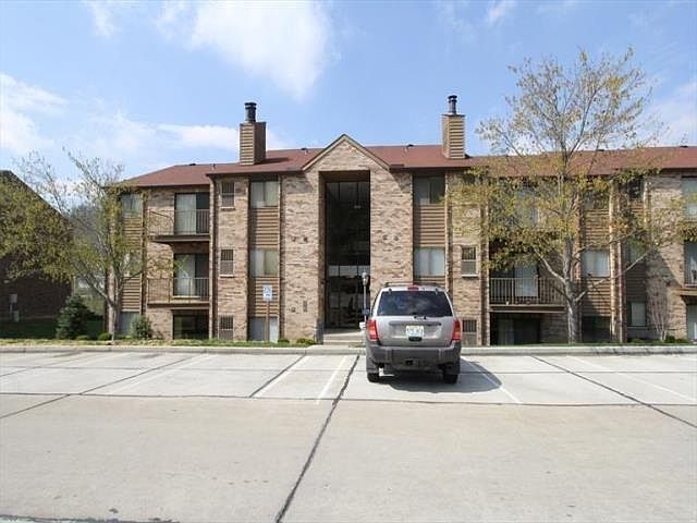 54 Woodland Hills Drive - Building