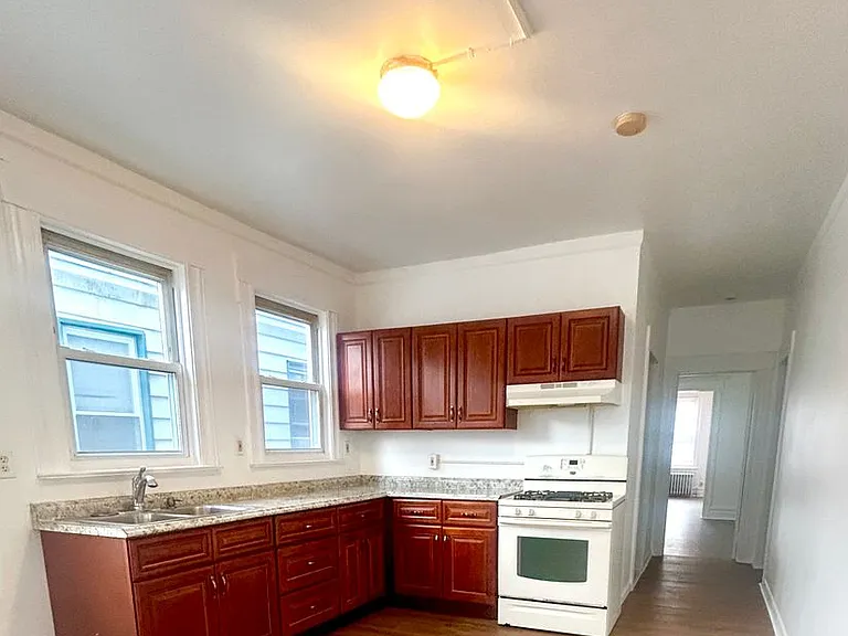 36 Tiffany Pl #1 — Photo 6