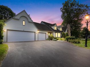 105 Pine Ter, Oconomowoc, WI 53066