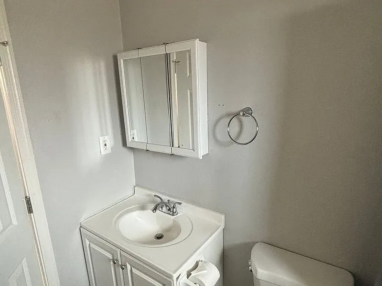 2238 E Taylor St — Photo 13
