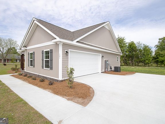 2nd image of 101 Enclave Ct