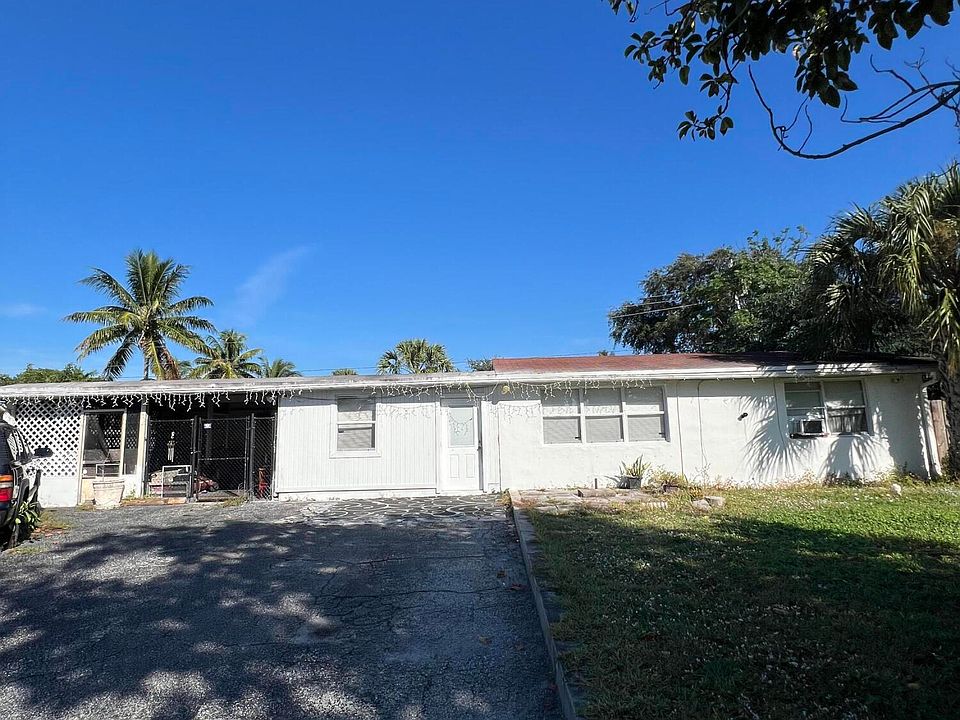 1st image of 2819 Holly Road