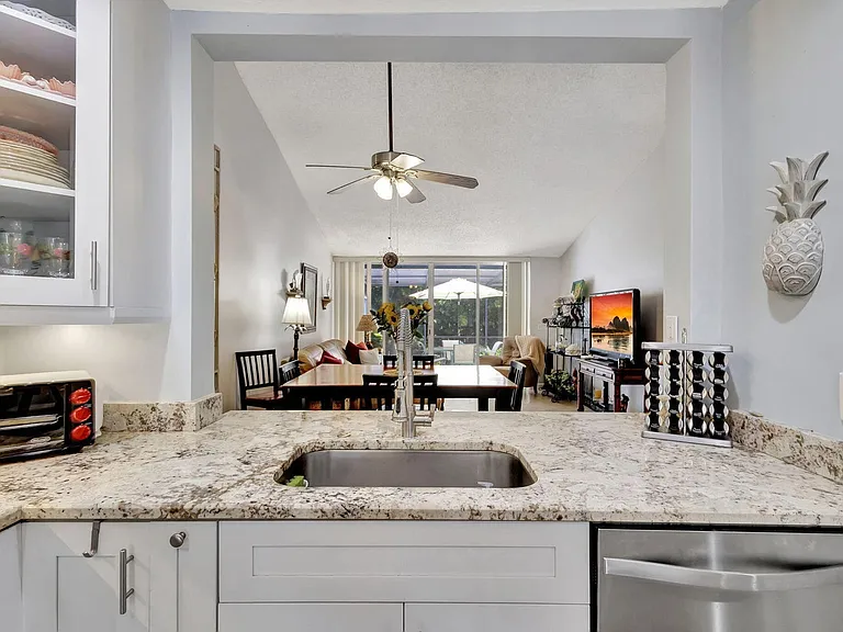 716 Ocean Dunes Cir — Photo 22