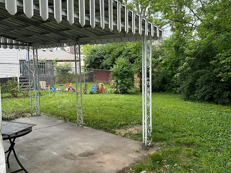 4608 Saint James Ave — Photo 18