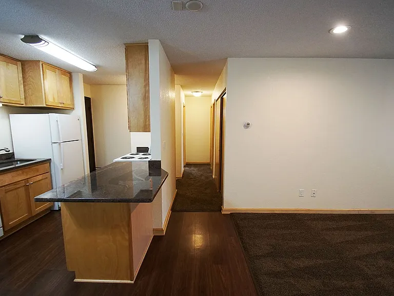 401 E Burnsville Pkwy — Photo 4
