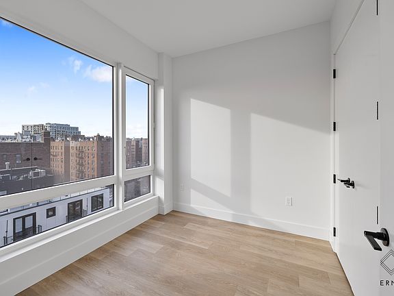 5th image of 80 Linden Blvd #7L