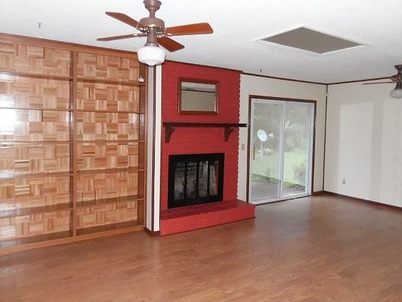 2nd image of 131 Zellwood Dr