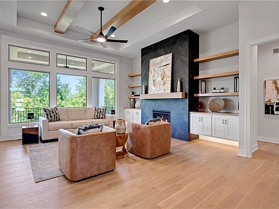 5th image of 9938 Brockway St