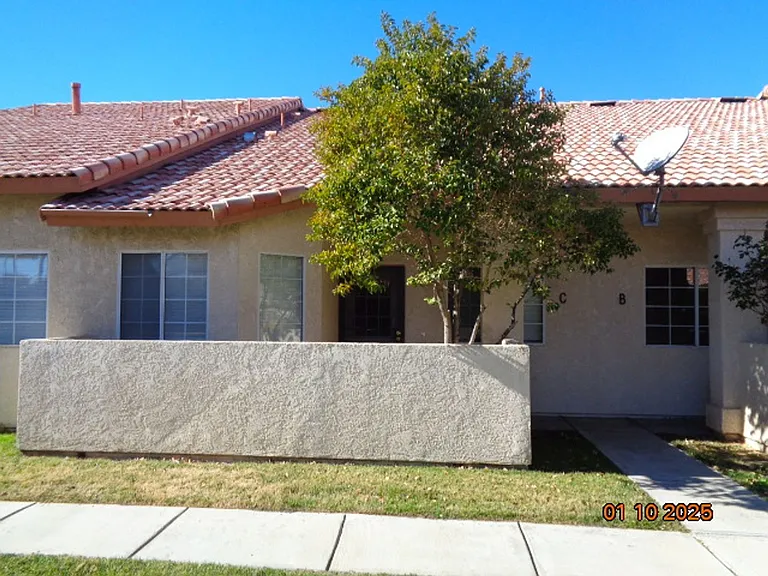 1630 Gardenia Ct — Photo 1