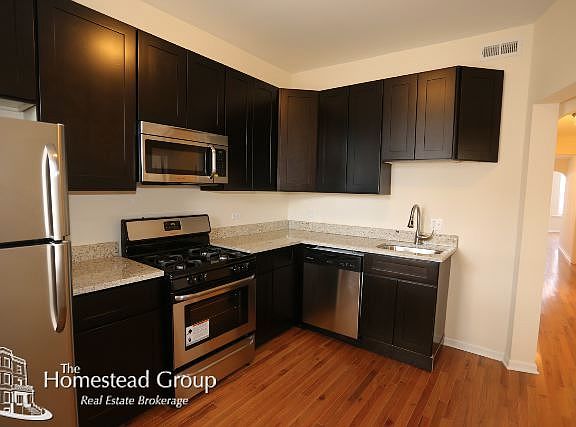 2nd image of 1319 W Foster Ave #02