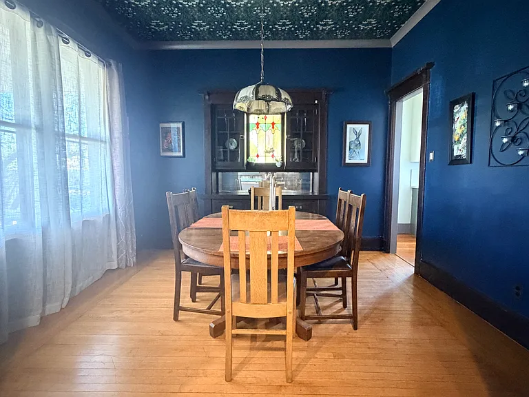 921 W Alameda St — Photo 8