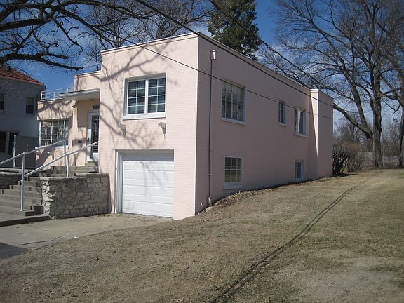 3rd image of 1020 E Boston Ave