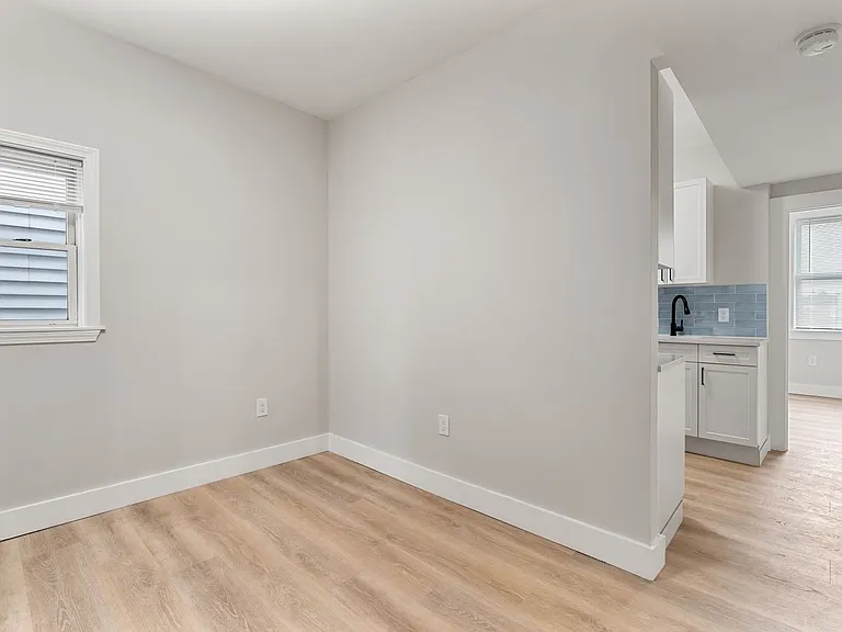 17 M St #3 — Photo 11