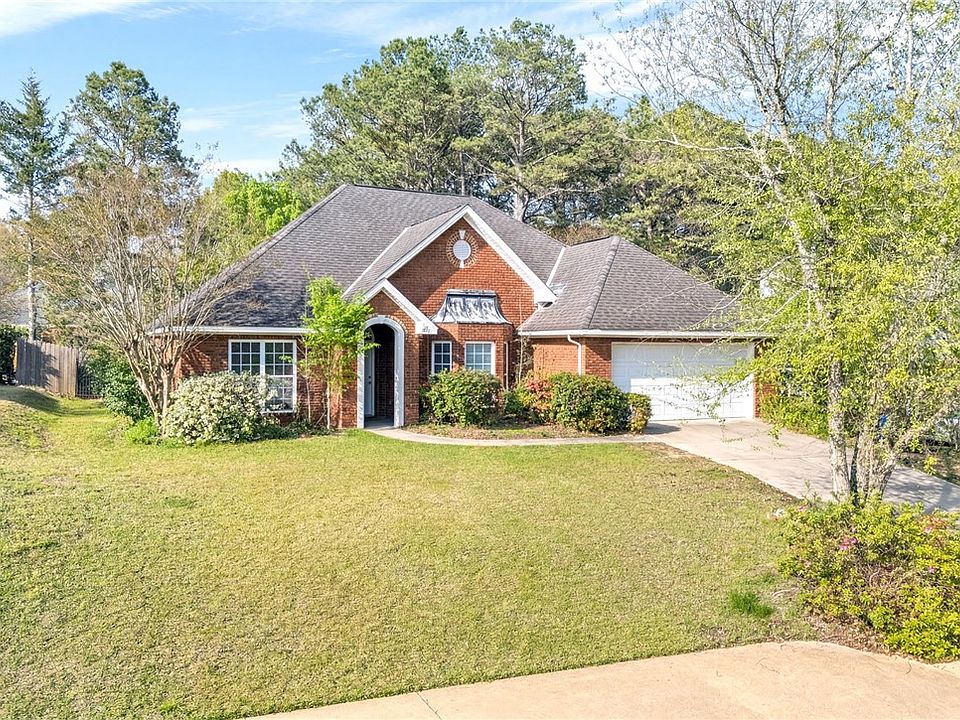 1st image of 221 Belmonte Dr