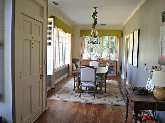 Dining Room/Entry