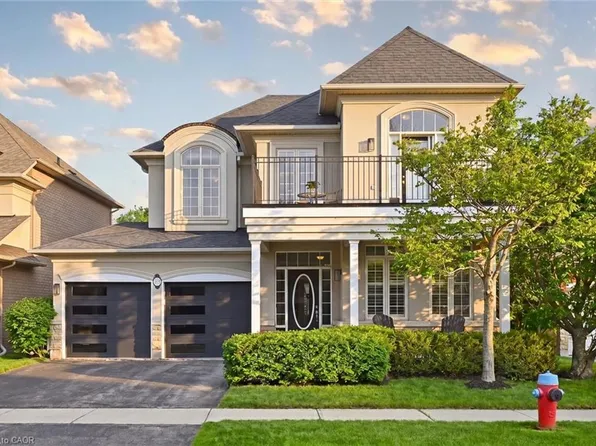 287 Turning Leaf Rd, Oakville, ON L6L 6V5