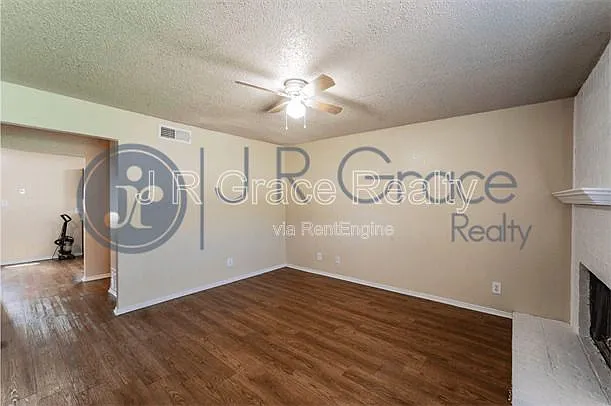 5935 Shadydell Dr — Photo 9