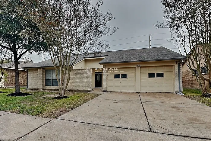 3 bed, 2.0 bath, 1602 sqft, $1,900 — Photo 1