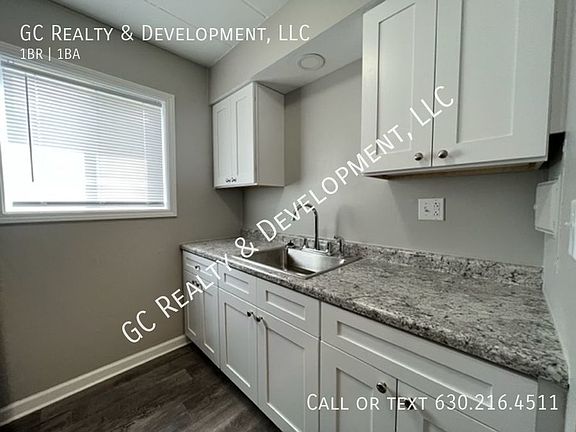 5th image of 328 E Wilson Ave APT C