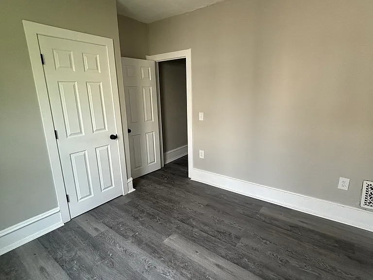 5825 Pemberton St — Photo 9