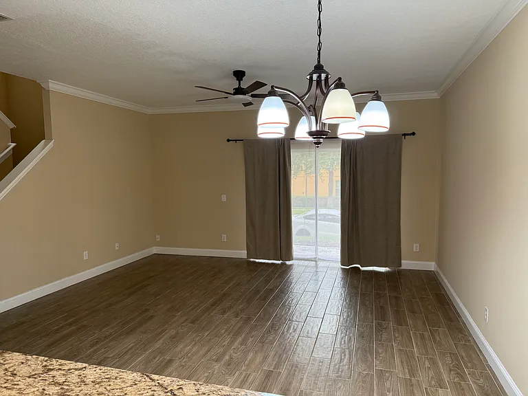 3151 Retreat View Cir — Photo 5