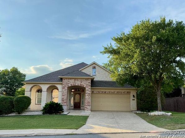 24015 Stately Oaks