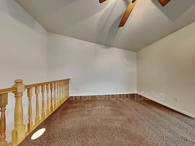 390 Bridger Dr — Photo 9