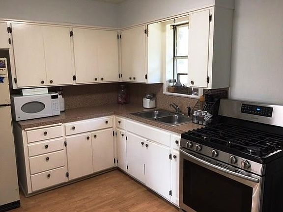 2nd image of 521 N 8th Ave