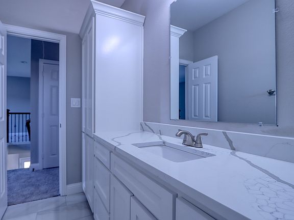 2nd image of 2813 Belmont Dr
