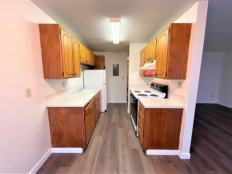 Hill Town Apartments — Photo 17