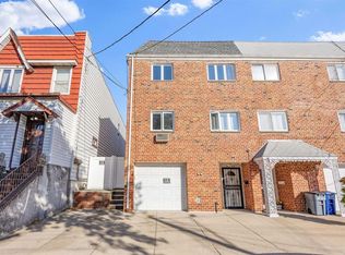 7511 67th Dr, Middle Village, NY 11379
