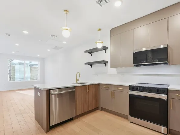 35 Orchard Street image 1 of 12