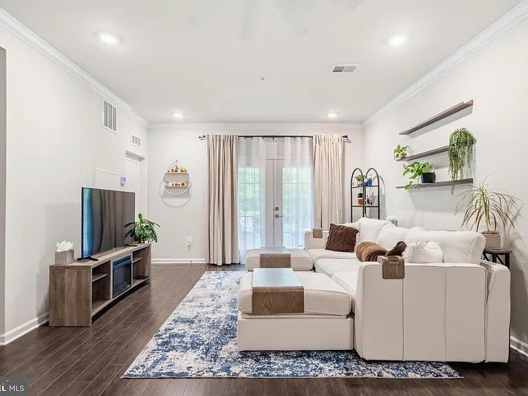 23255 Milltown Knoll Sq #111 — Photo 5