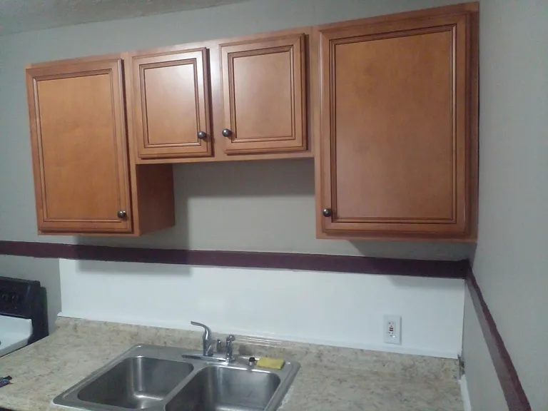 Kitchen upper cabinets