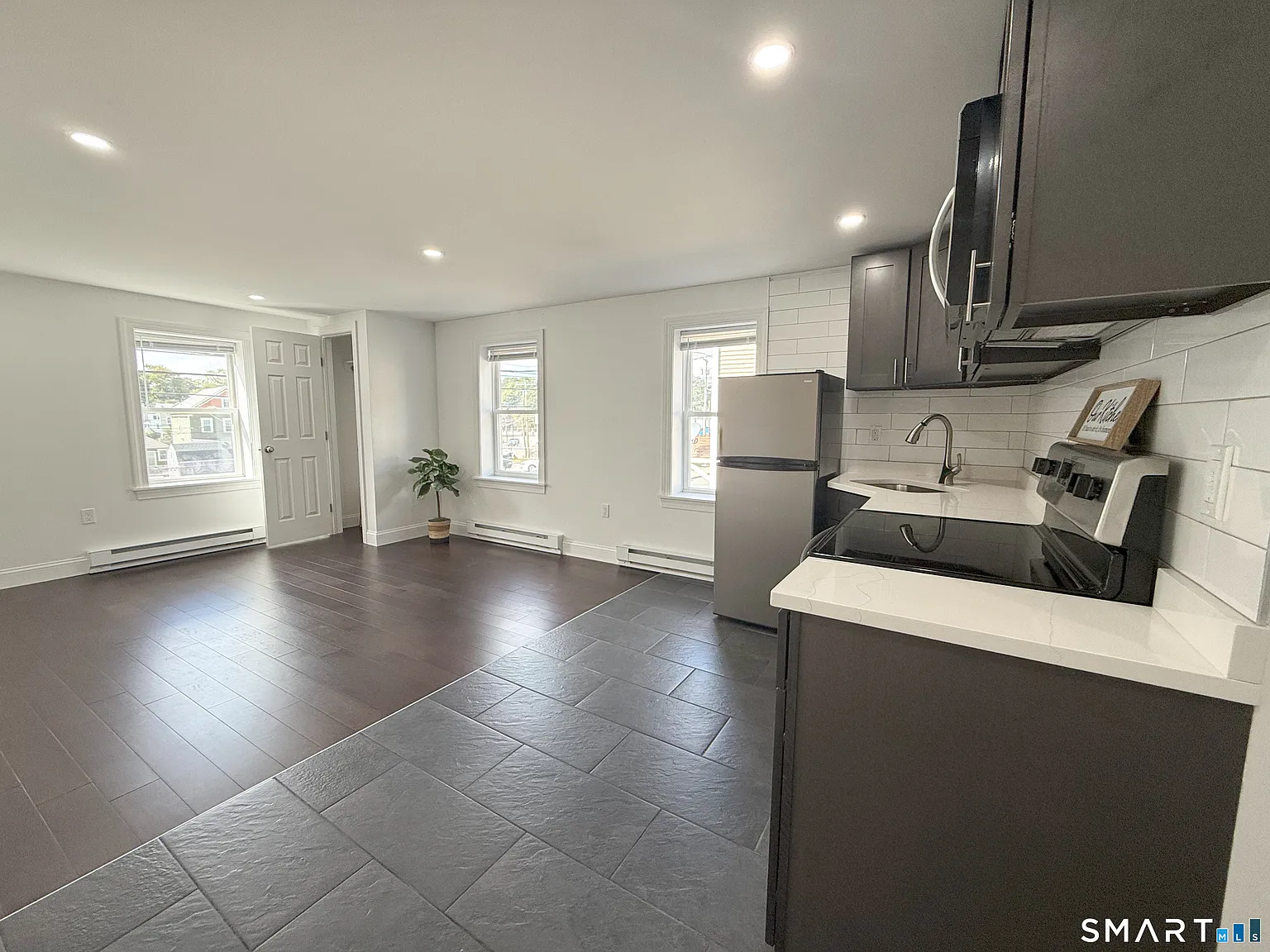 1 bed, 1.0 bath, 650 sqft, $1,650 — Photo 2