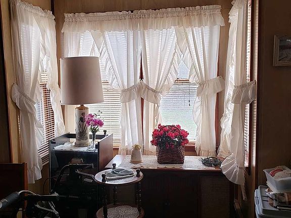 4th image of 308 W Allyn St