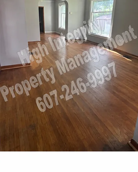 917 Davis St — Photo 1
