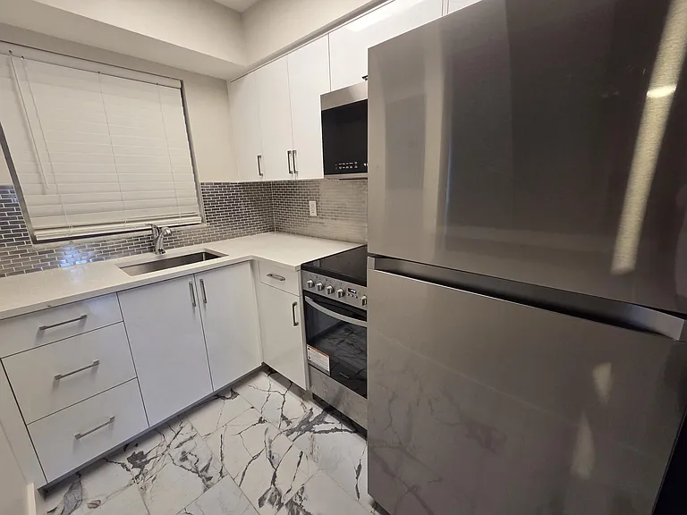 5630 NE 18th Ave #204 — Photo 3