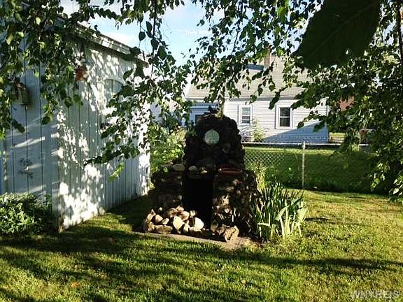 4th image of 3611 Chapin Ave