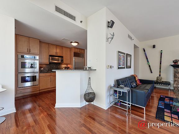 Kitchen / Living Room