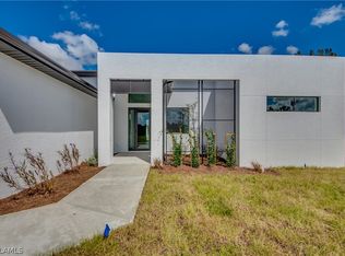 1131 NE 2nd Place Cpe, Coral, FL 33909
