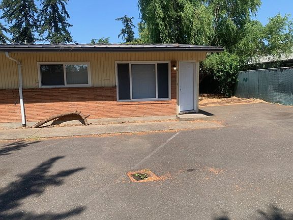 2nd image of 2414 SE 143rd Ave #8