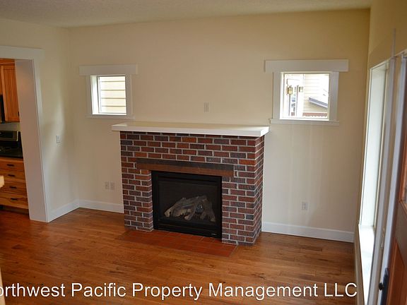 4th image of 1767 Schoolhouse Ct NW