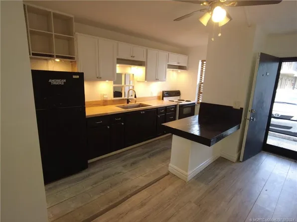 1041 SE Monterey Rd #2-11, Stuart, FL 34994